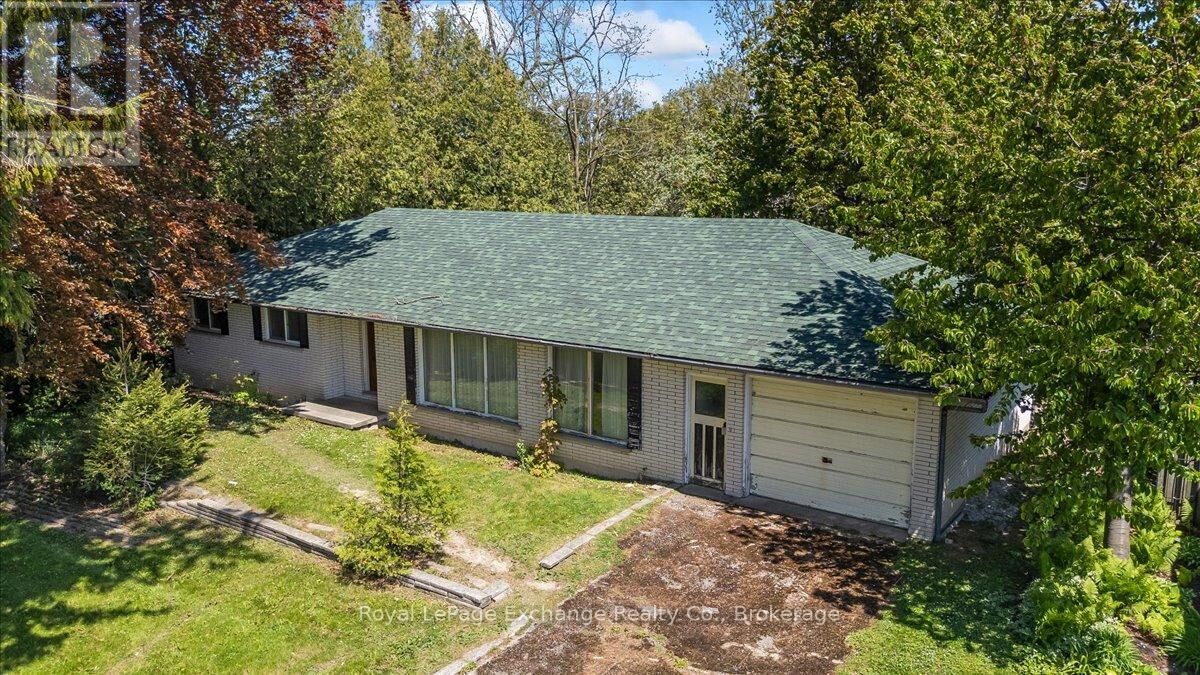 Property Photo: 167 Nelson Street ON N2Z 1C4