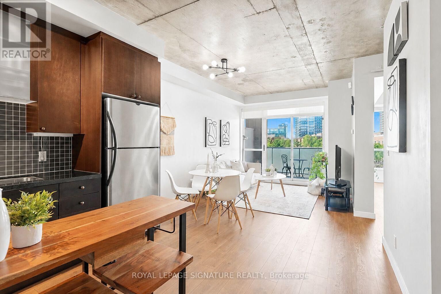 Property Photo:  1 Shaw Street 411  ON M6K 0A1 