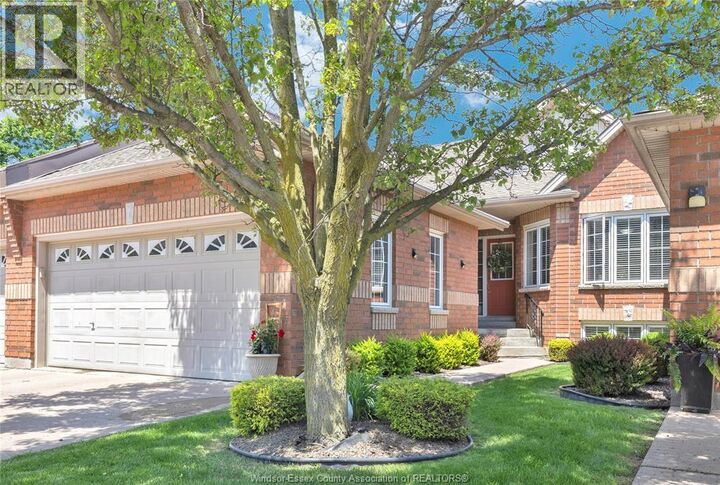 Property Photo:  32 Robson Road 6  ON N8H 2M9 