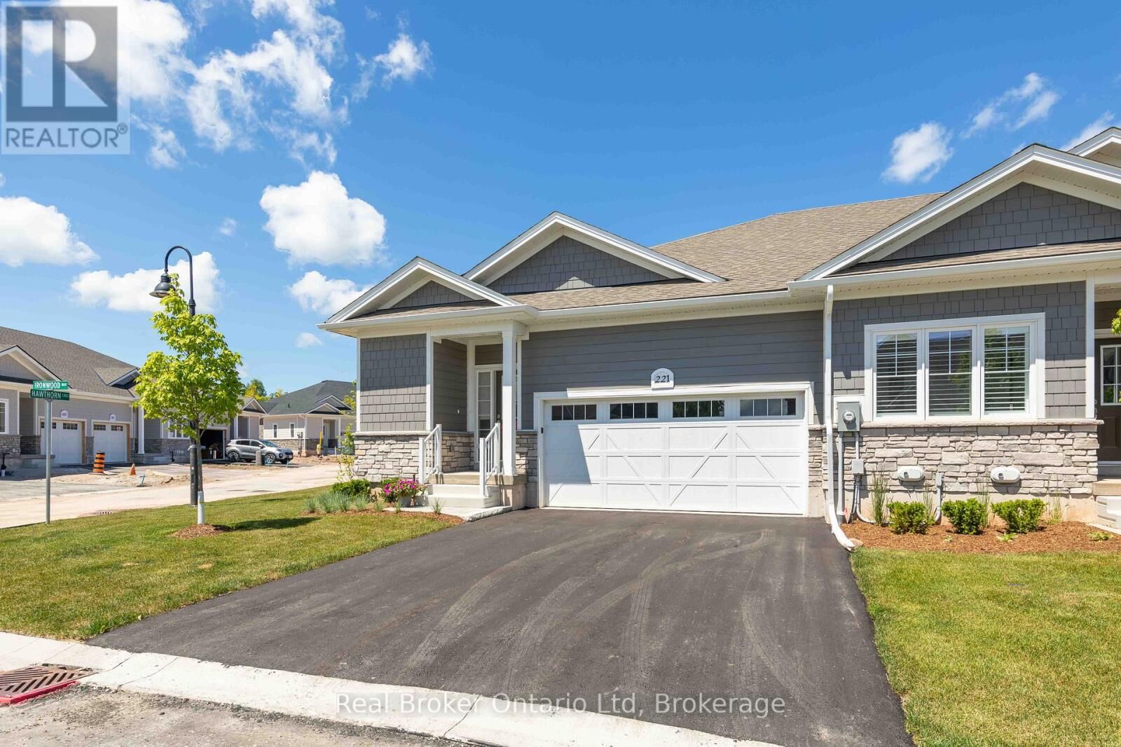 Property Photo:  221 Ironwood Way  ON N0H 1S0 