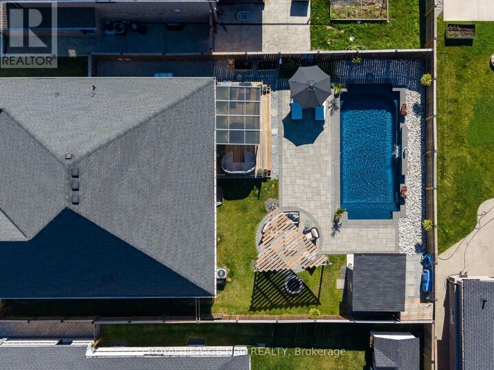 Property Photo:  2895 Arrowsmith Court  ON L0S 1S0 