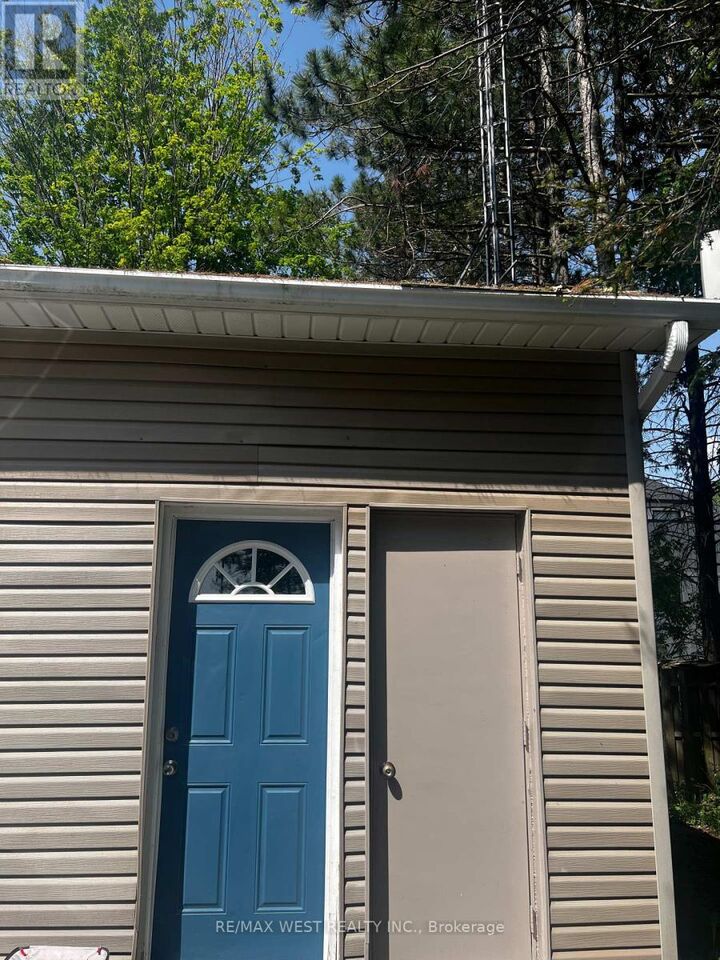 Property Photo:  16632 York Durham Line Garage  ON L4A 3L8 