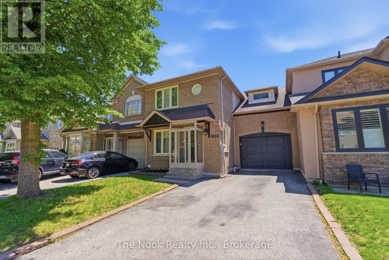 Property Photo:  1624 Arcadia Square  ON L1V 6W3 