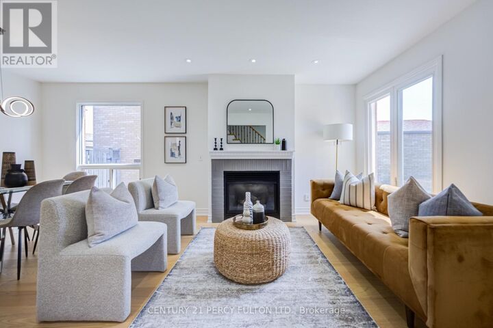 Photo de la propriété: 611 Atwood Crescent ON L1W 3W7