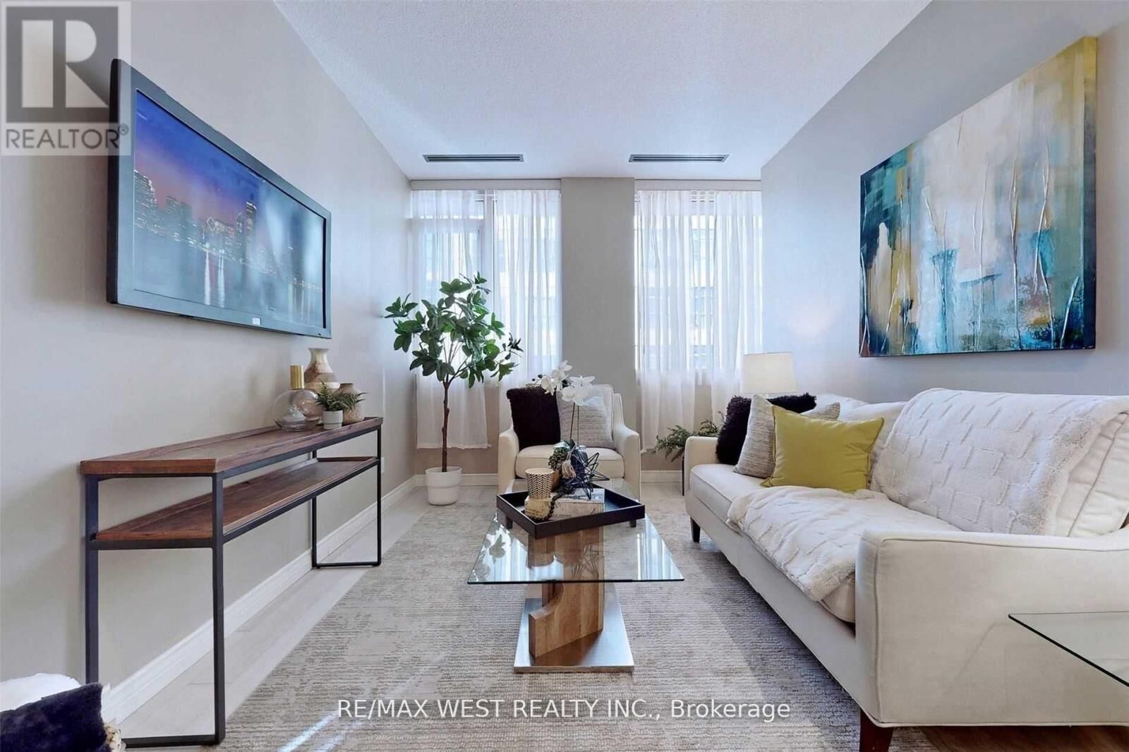Property Photo:  555 Yonge Street 604  ON M4Y 3A6 