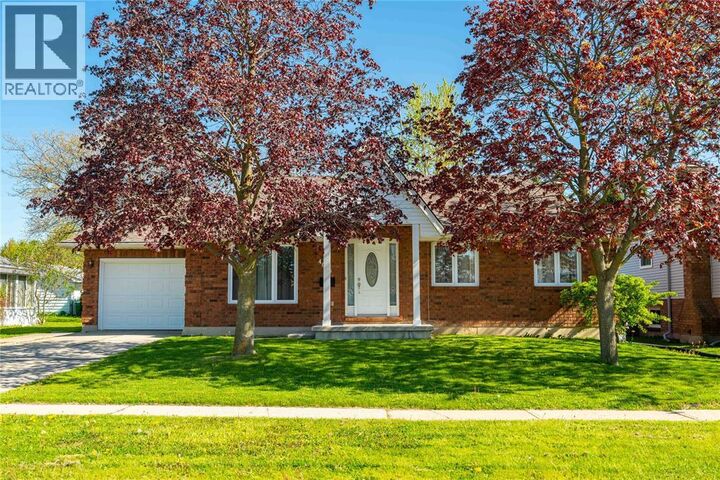 4076 Maple Street — photo 1