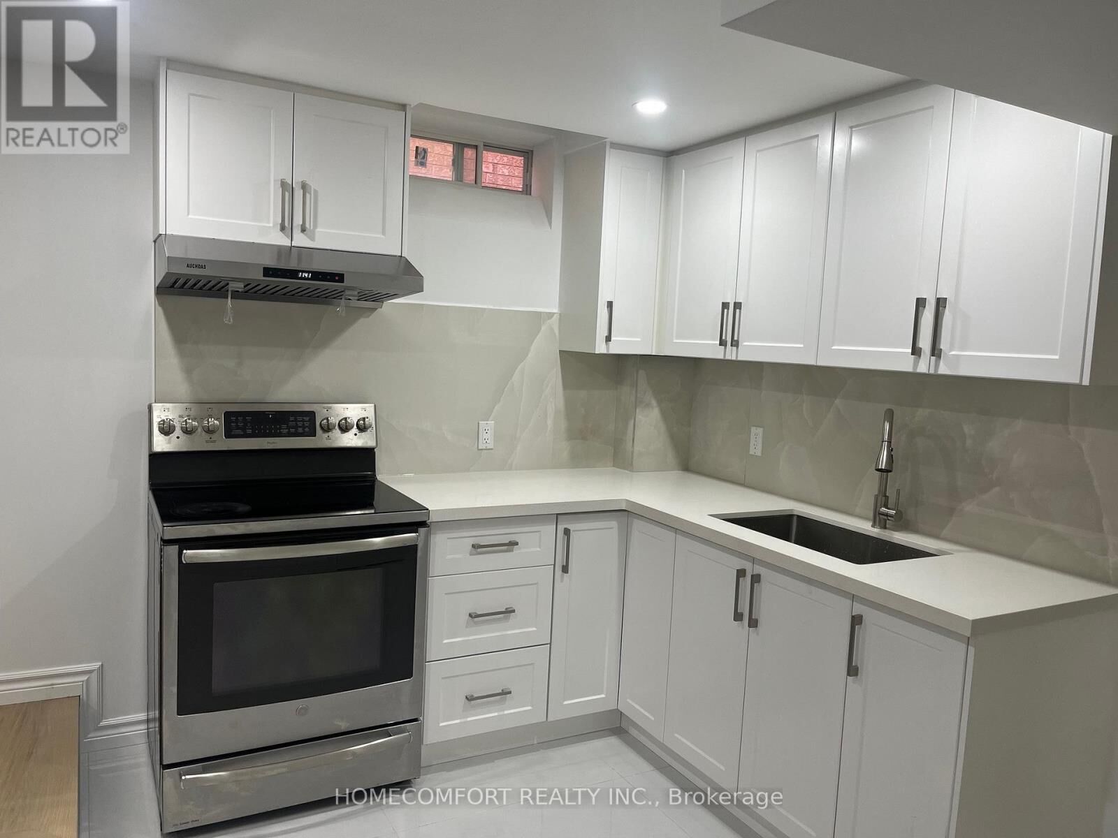 Property Photo:  80 Pine Bough Manor Basement  ON L4S 1A5 