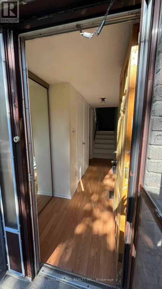 Property Photo:  42 Edgar Woods Road  ON M2H 2Y7 