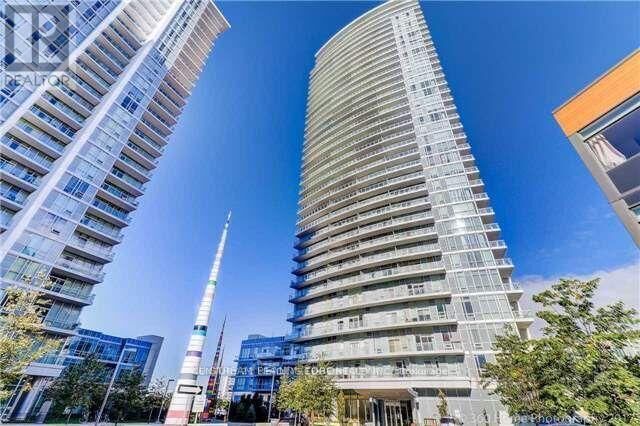 Property Photo:  70 Forest Manor Road 3109  ON M2J 0A9 