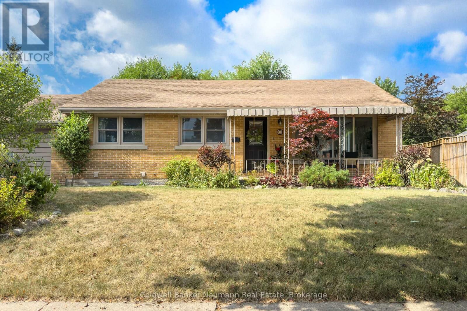 Property Photo:  10 Western Avenue Upper  ON N1H 6A6 