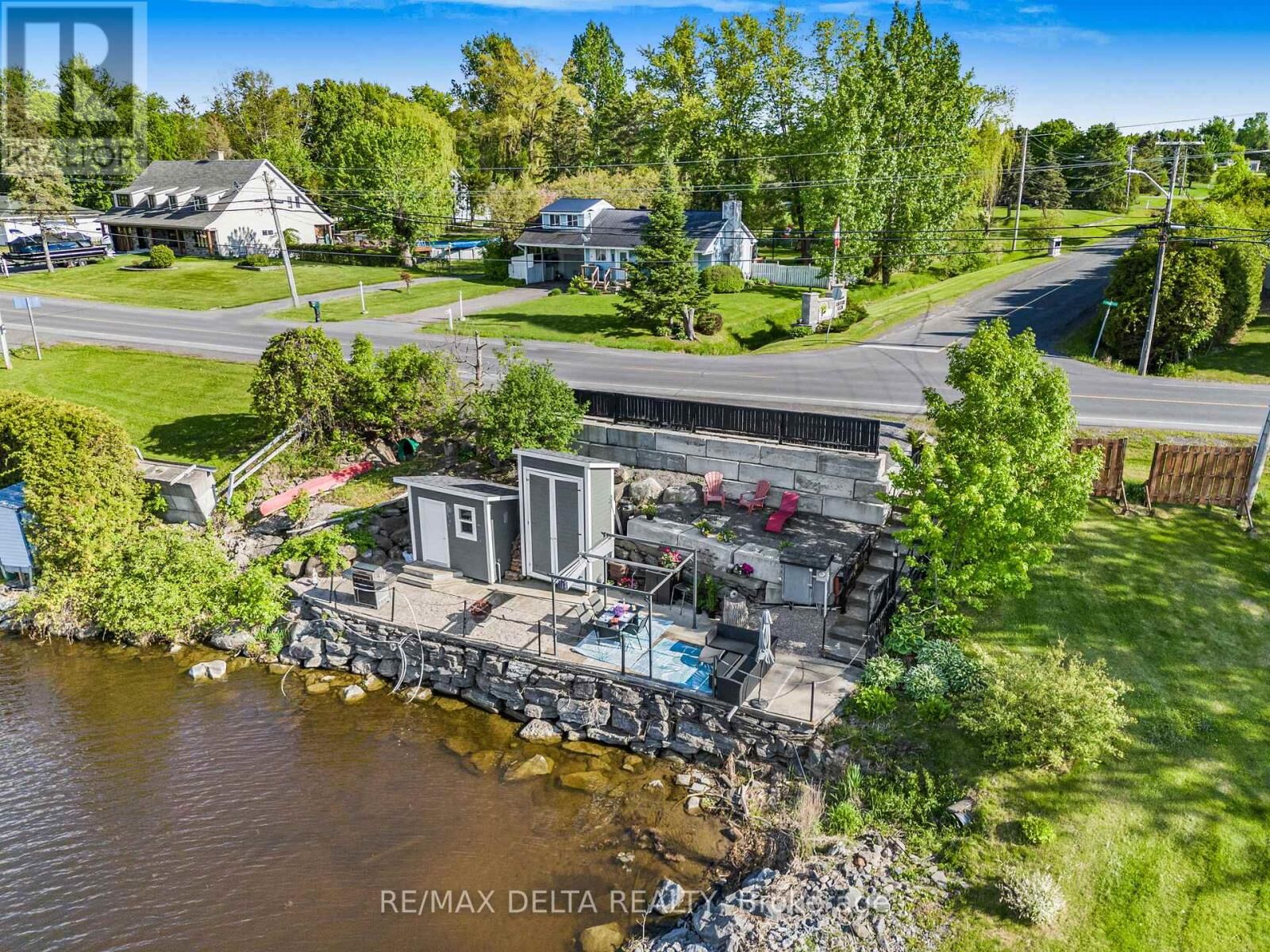 Property Photo:  162 Front Road West  ON K0B 1K0 