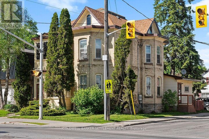55 Wilson Street West — photo 1