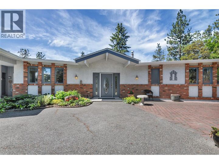 Property Photo: 20 Alameda Court BC V1V 1C7