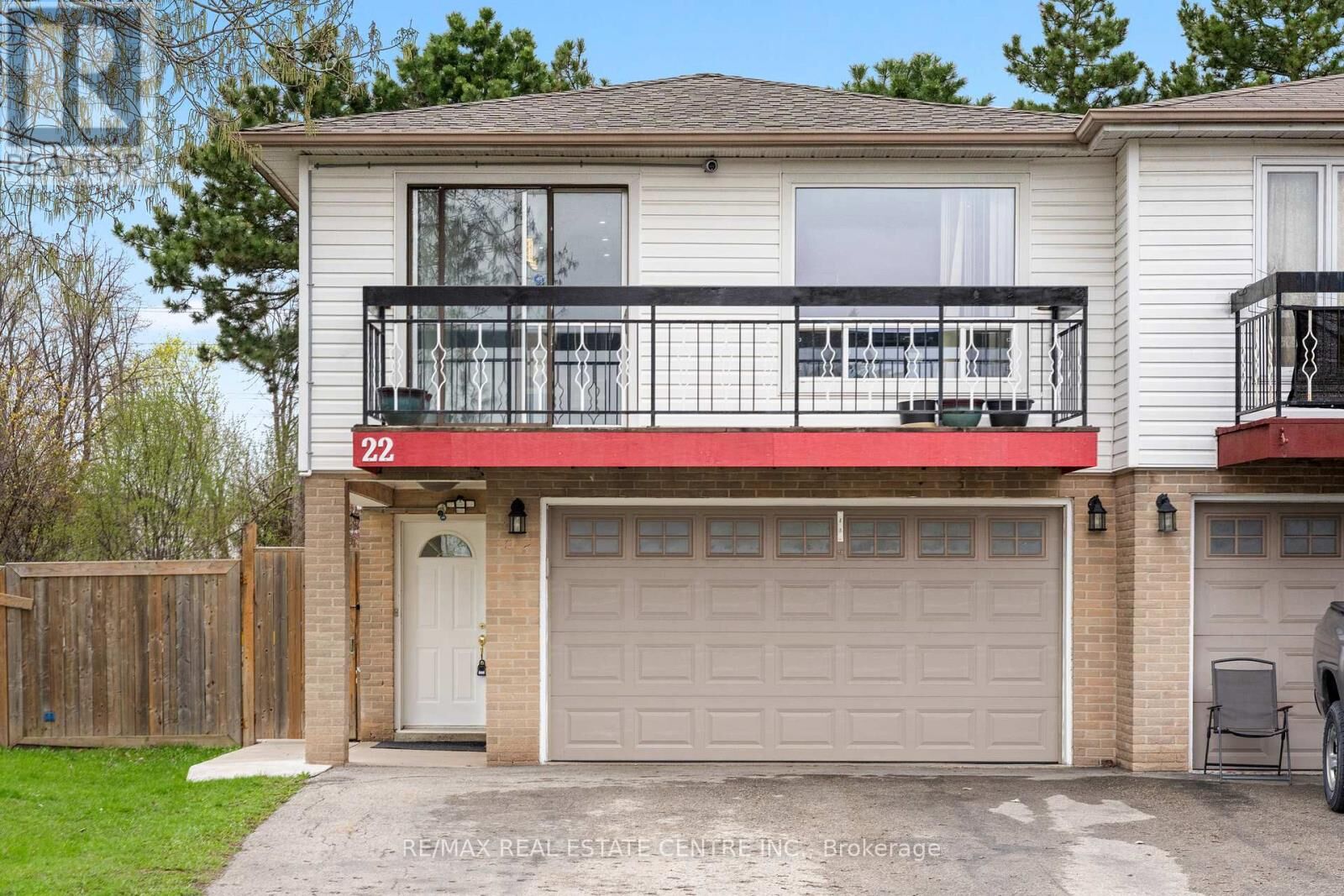 Property Photo:  22 Glen Echo Court  ON L6S 5T9 
