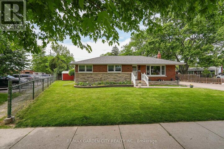 Property Photo:  519 Bunting Road  ON L2M 3A9 