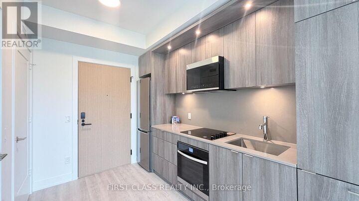 Property Photo: 25 Cordova Avenue 1407 ON M9A 0E5