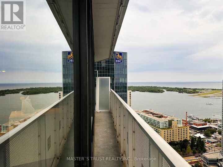 Property Photo:  88 Harbour Street 3902  ON M5J 0C3 