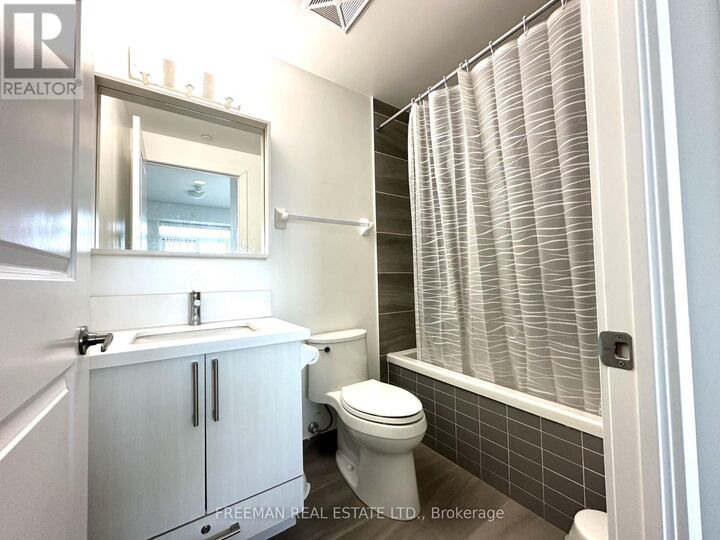 Property Photo:  4699 Glen Erin Drive 1509  ON L5M 2E5 