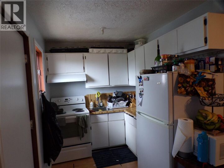Photo de la propriété:  821/823 105 Avenue  BC V1G 2K8 