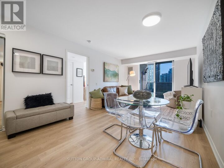 Property Photo:  35 Finch Avenue East 1112  ON M2N 6Z8 