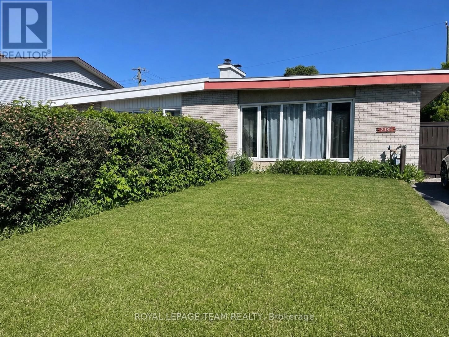 Property Photo: 2383 Walkley Road ON K1G 3H1