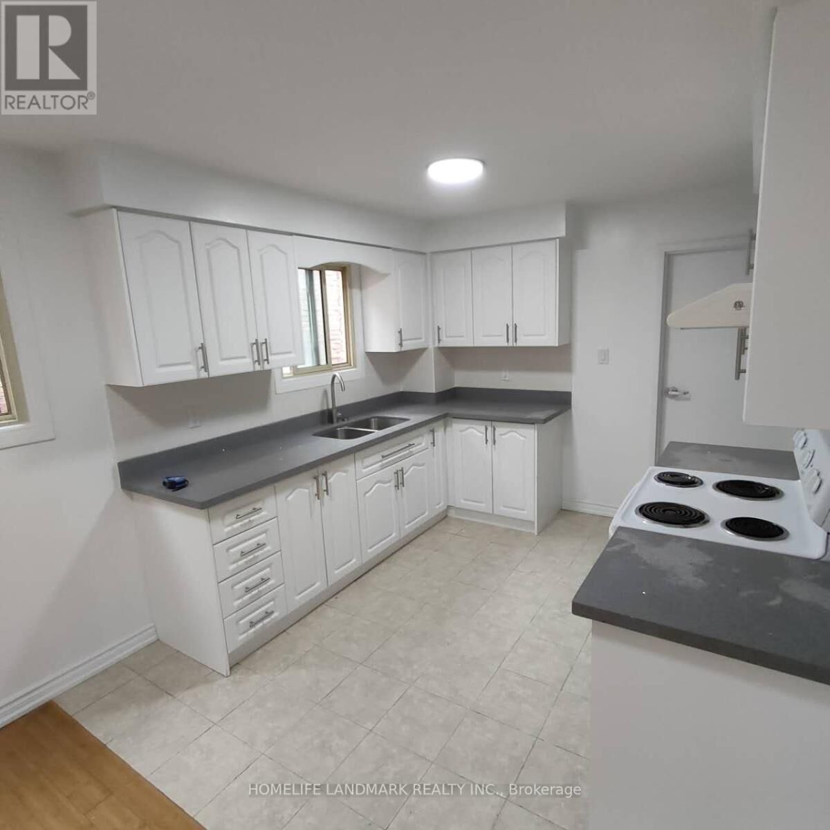 Property Photo:  7 Firebrace Road  ON M1W 2Z3 