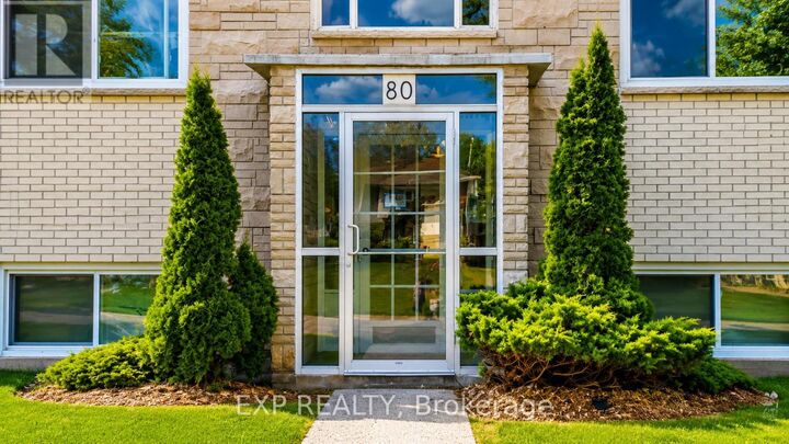 Property Photo:  80 Kinzie Avenue 9  ON N2A 2J5 