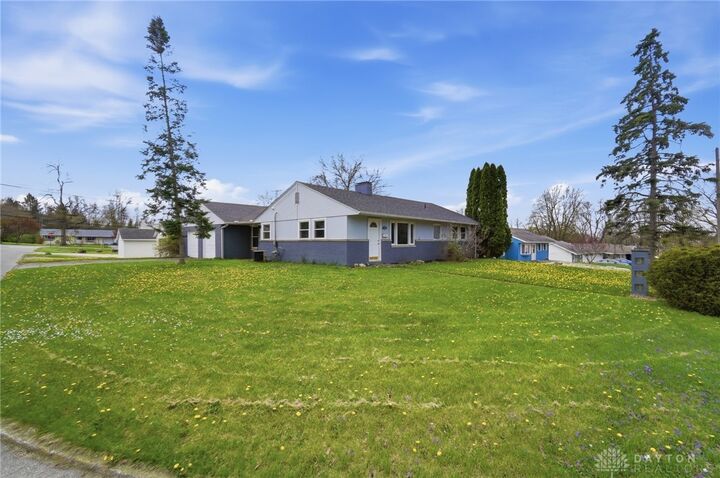 Property Photo:  818 Brookwood Drive  OH 43311 