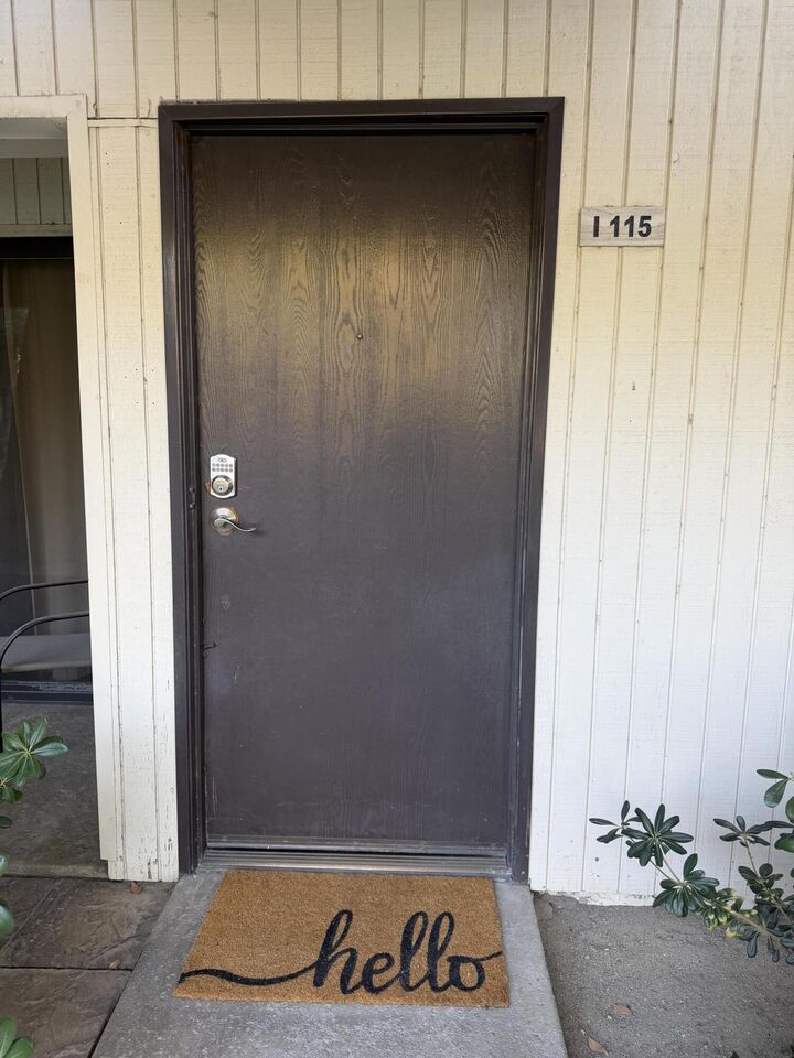 Property Photo:  680 N Ashurst Court 115  CA 92262 