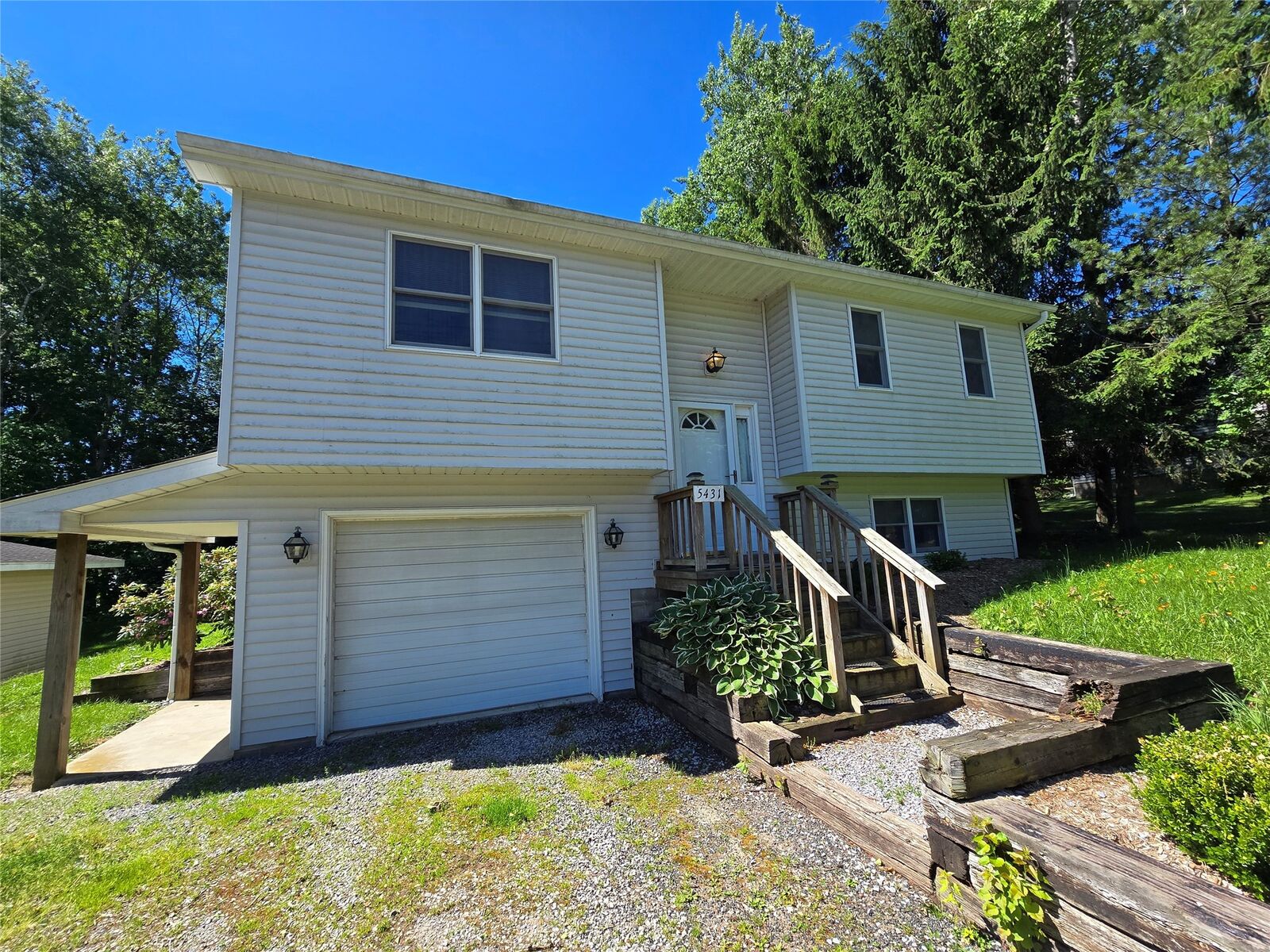 Property Photo: 5431 Grandview Avenue PA 16412