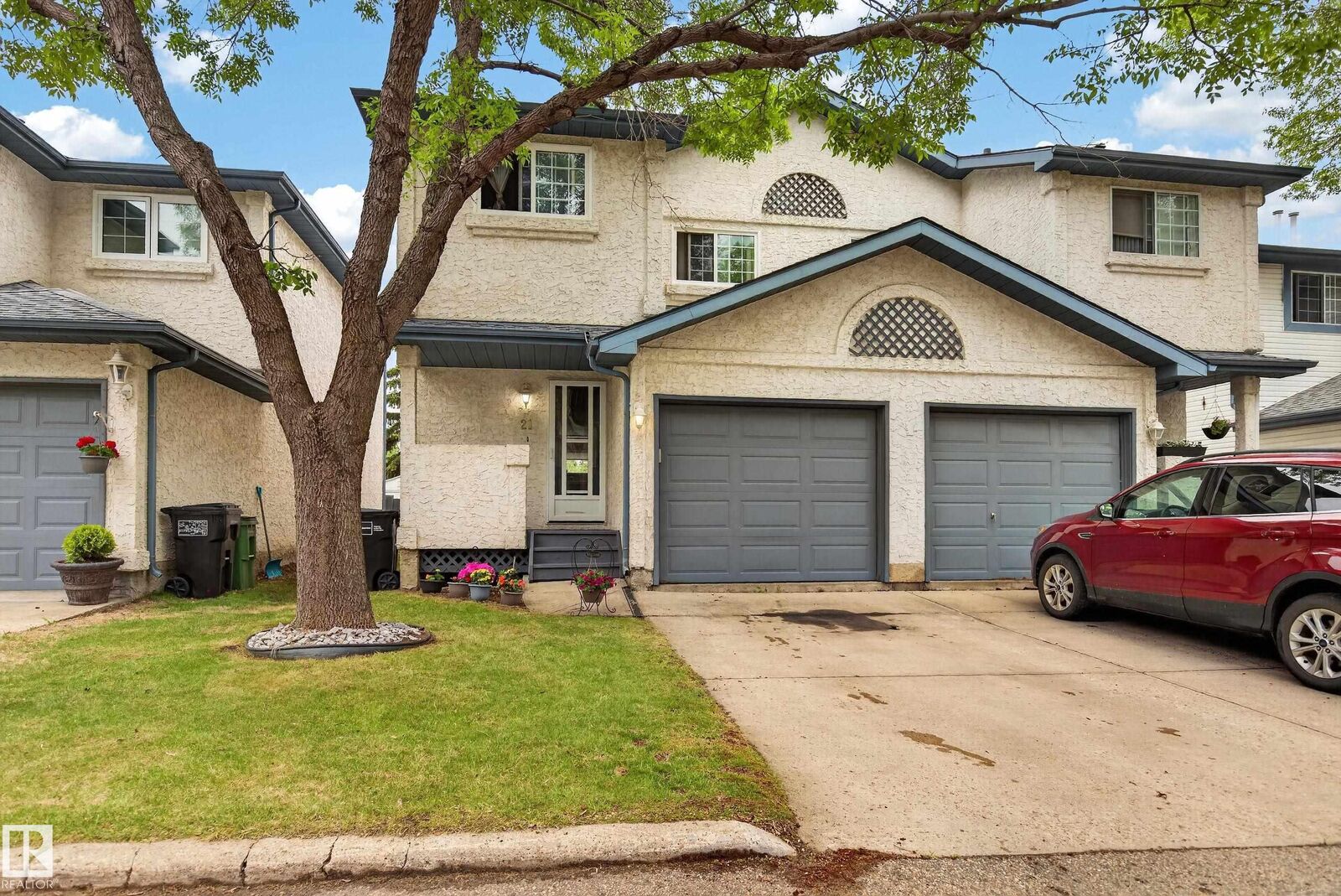 Property Photo:  501 Youville Drive NW 21  AB T6L 6T8 