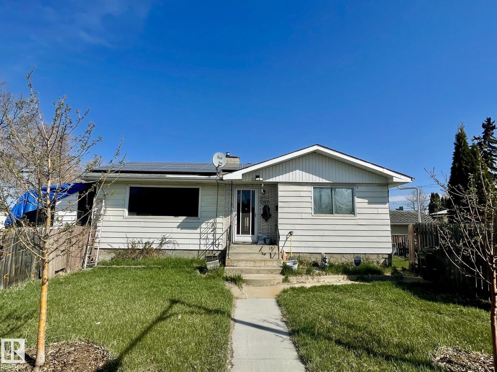Property Photo:  7608 125 Avenue NW  AB T5B 1E1 