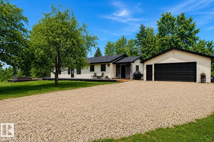 Property Photo: 2508 Twp Road 513 AB T7Y 3H8