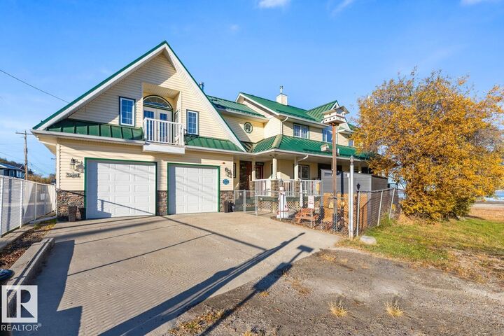Property Photo:  5803 51 Avenue  AB T0E 0A0 