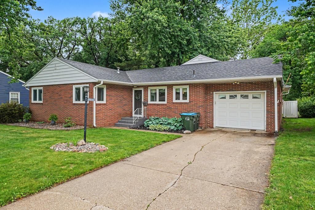 Property Photo: 1210 N 9th St IA 50501