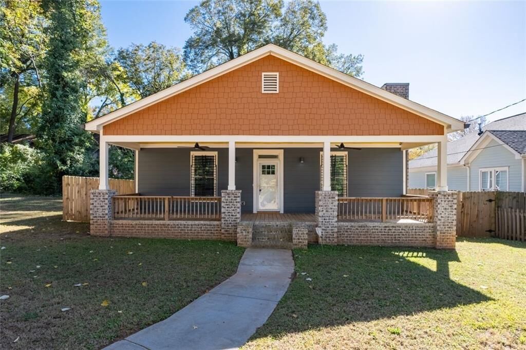 Property Photo:  1070 Lucile Avenue SW  GA 30310 