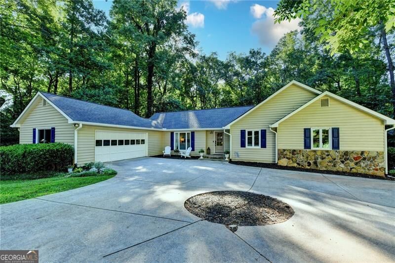 Property Photo:  1830 Commonwealth Lane  GA 30041 