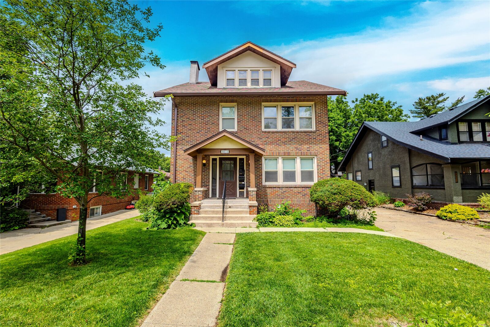 Property Photo:  4615 Kingman Boulevard  IA 50311 
