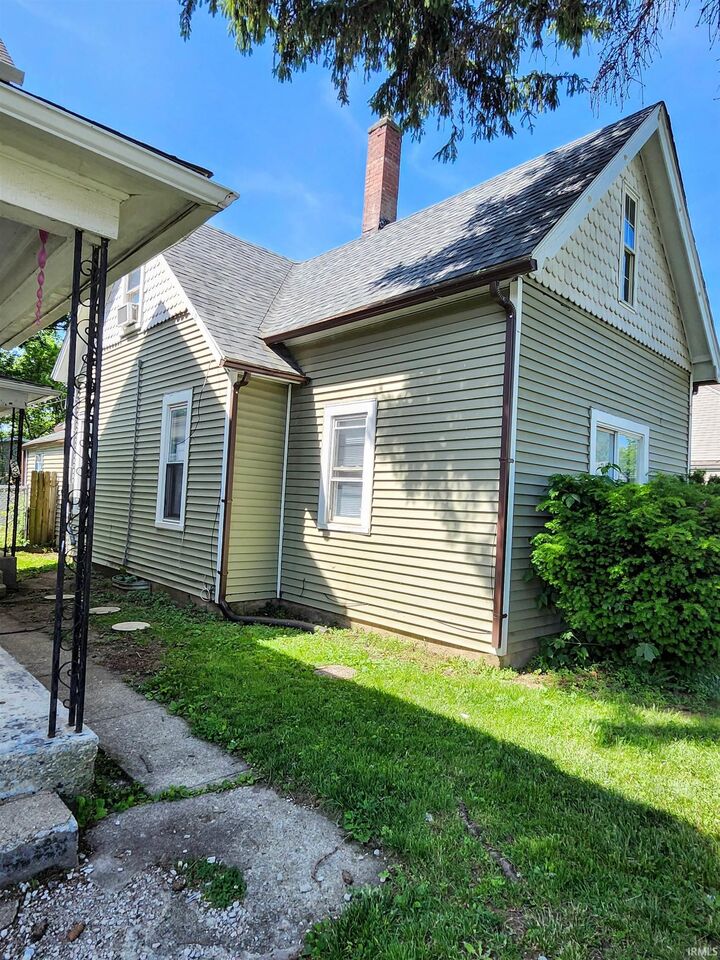 Property Photo: 436 E Taber Street IN 46803-2498