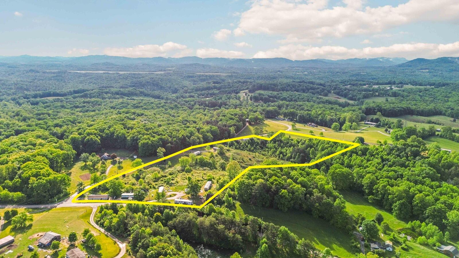 Property Photo:  225 Highway 895  KY 40769 