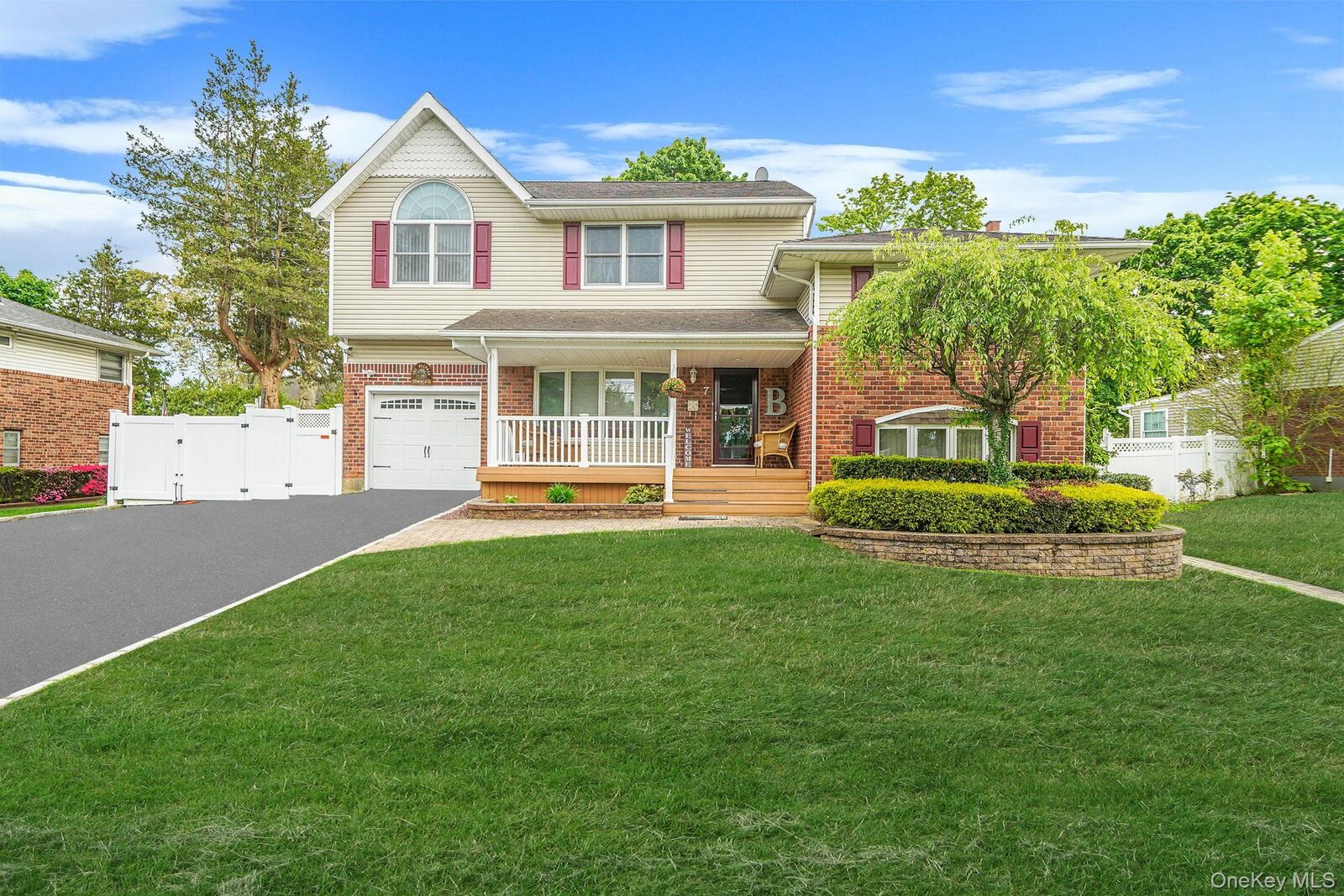 Property Photo:  7 Elmwood Road  NY 11729 