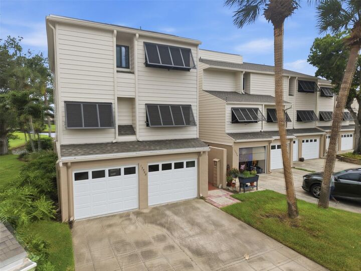Property Photo:  13988 Lake Point Drive  FL 33762 