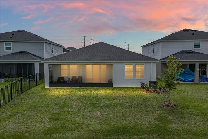 Property Photo: 12253 Cattleside Drive FL 33579