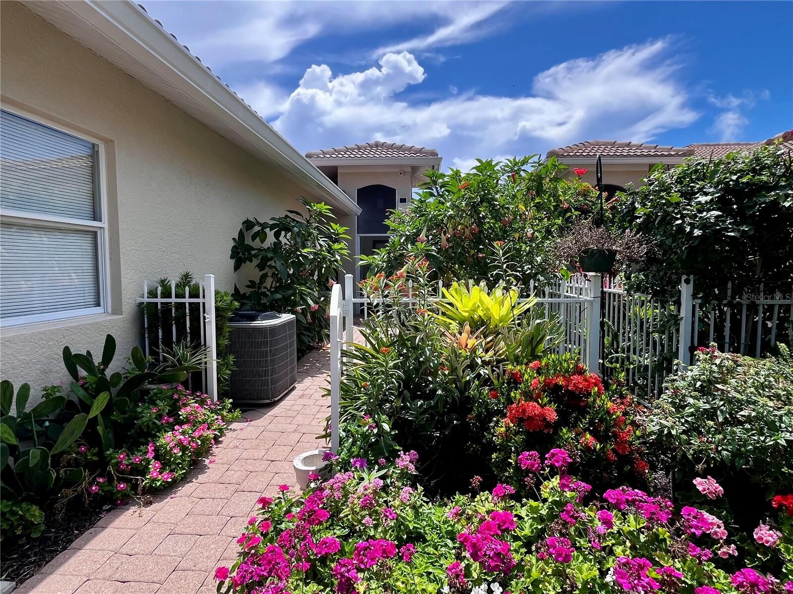 Property Photo: 1078 Topelis Drive FL 34223