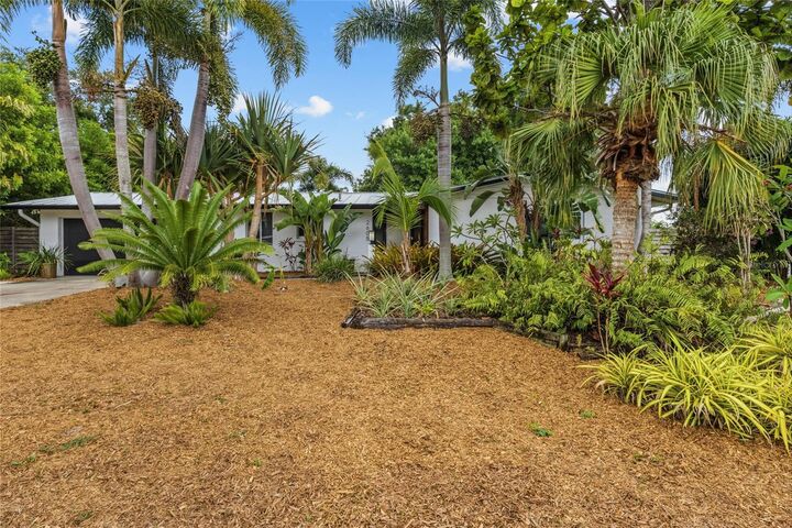 Property Photo: 2605 Botany Avenue FL 34239