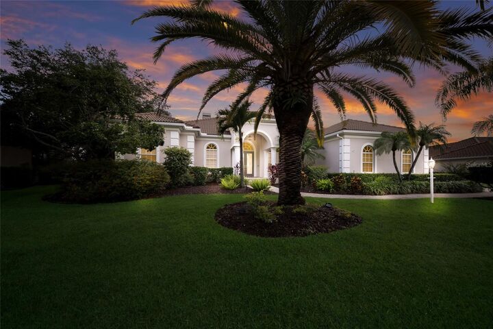 Property Photo: 7920 Royal Queensland Way FL 34202