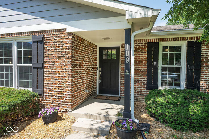 Property Photo:  109 Willowood Lane  IN 46038 