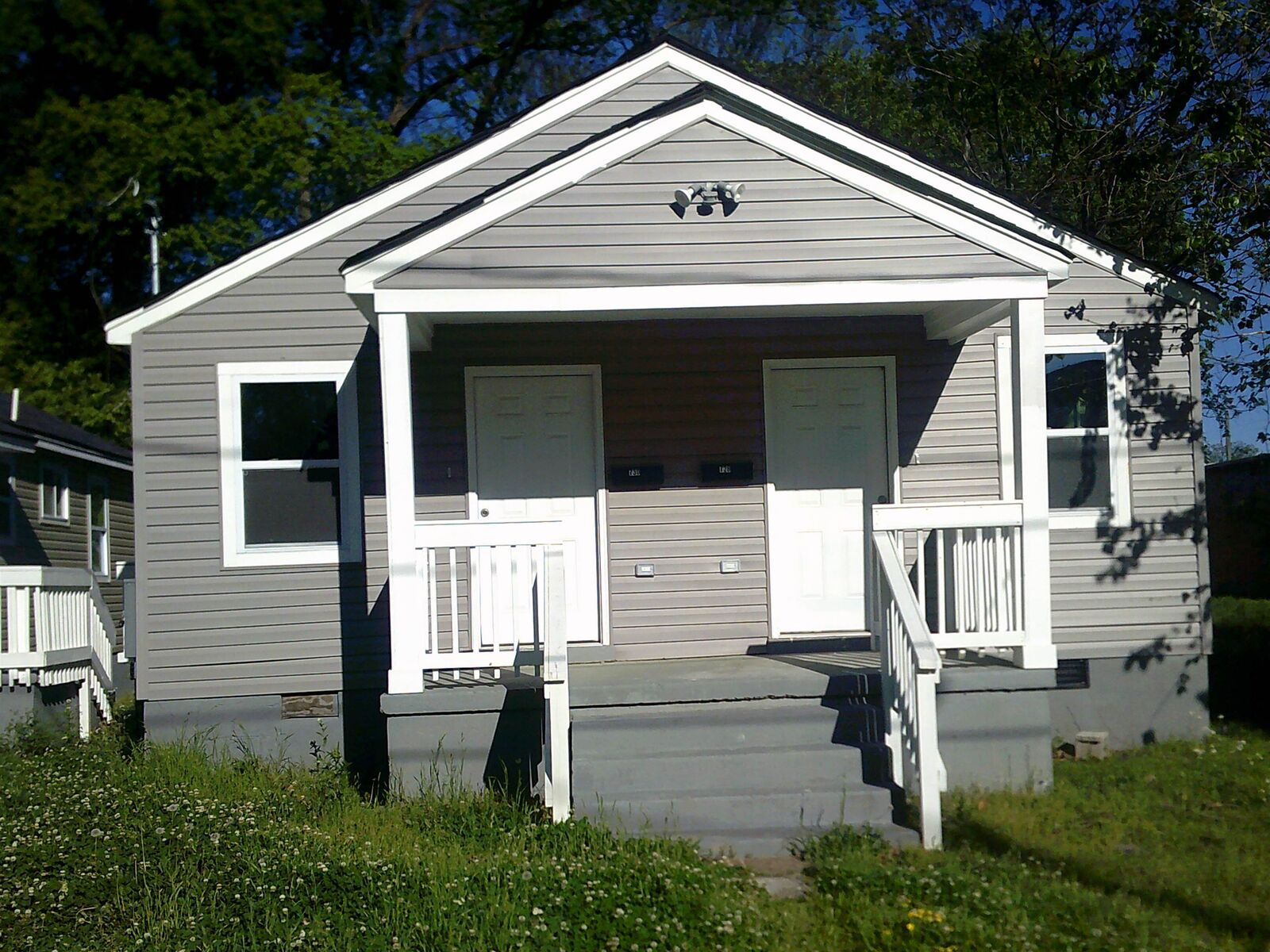 Property Photo: 728 N Montgomery Ave TN 38107