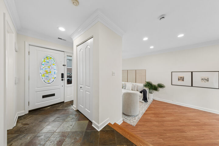Property Photo:  3312 N Racine Avenue  IL 60657 