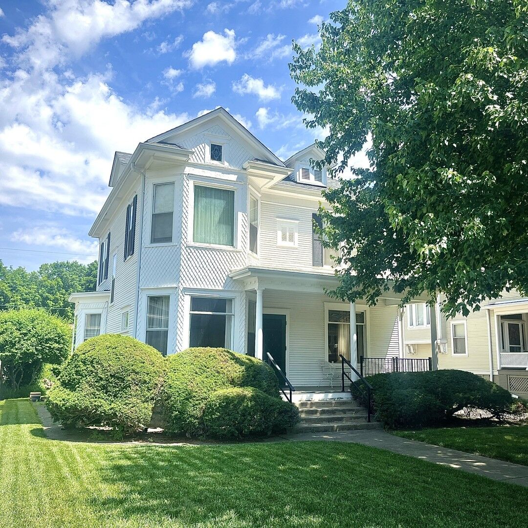 Property Photo: 212 E Cleveland Street IL 61362